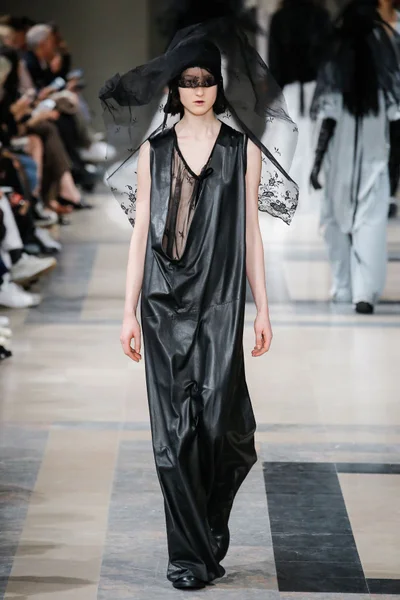 Look 26